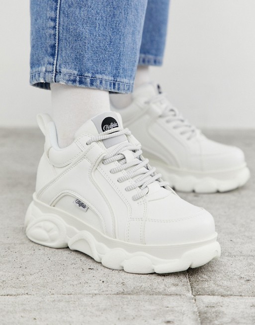 This Year’s Popular Platform Sneakers